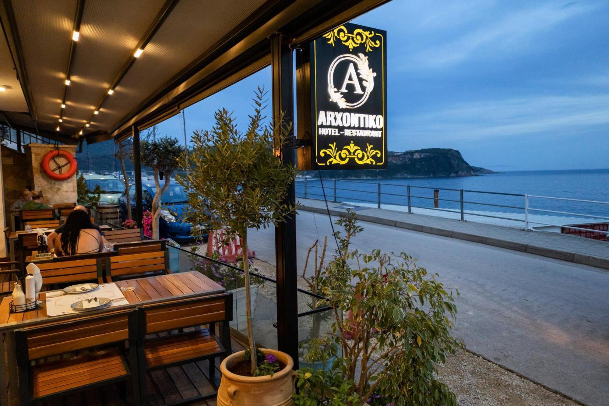 Hotel Arxontiko Himarë Exterior foto